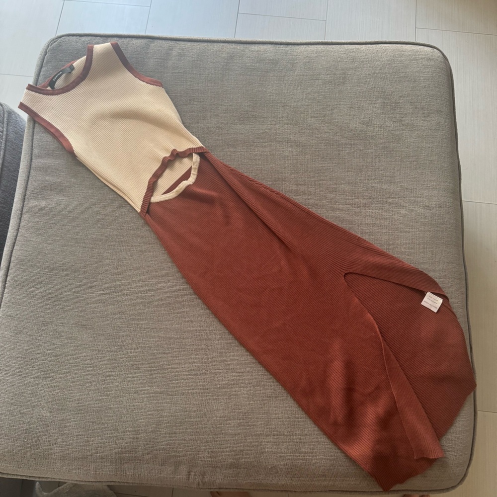 Sleeveless Two-Tone Maxi Dress in Cream and Rust